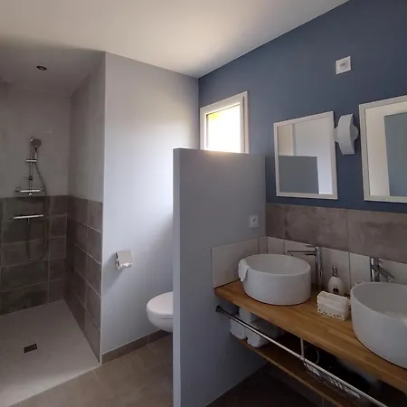 Konukevi La Sarlamandre, Et Table D'hotes Marcillac-Saint-Quentin