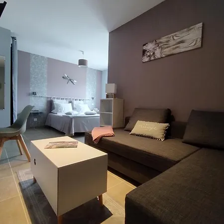 La Sarlamandre, Et Table D'hotes Marcillac-Saint-Quentin