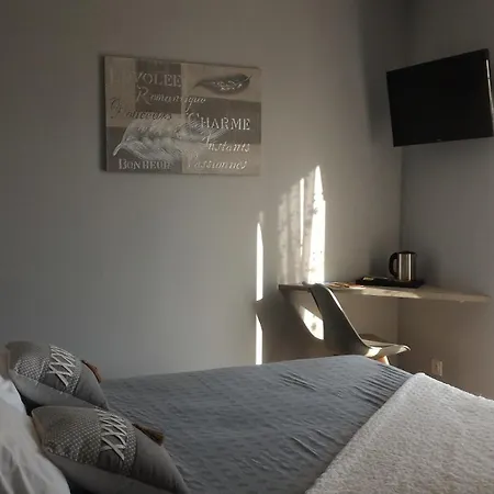 La Sarlamandre, Et Table D'hotes 3* Marcillac-Saint-Quentin