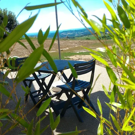 招待所 La Sarlamandre, Et Table D'hotes 3*