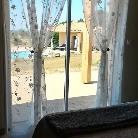 Konukevi La Sarlamandre, Et Table D'hotes Marcillac-Saint-Quentin