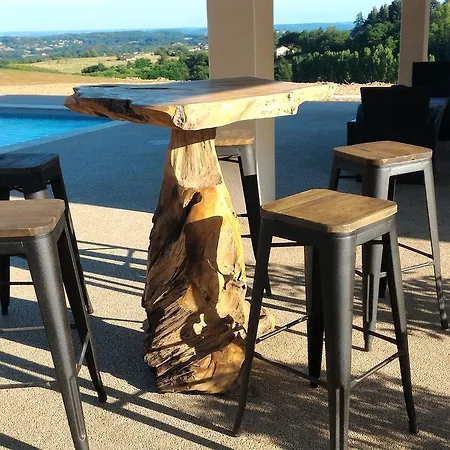 招待所 La Sarlamandre, Et Table D'hotes