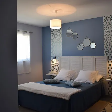 Konukevi La Sarlamandre, Et Table D'hotes Marcillac-Saint-Quentin