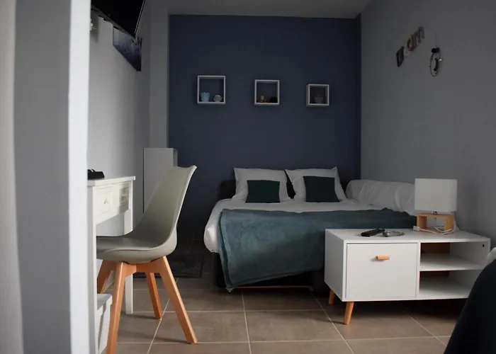 Gasthof La Sarlamandre, Et Table D'hotes Marcillac-Saint-Quentin