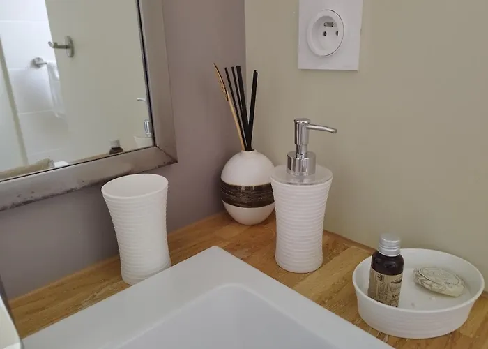 Gasthof La Sarlamandre, Et Table D'hotes Marcillac-Saint-Quentin