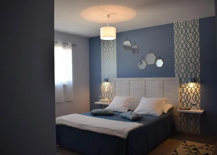 Gasthof La Sarlamandre, Et Table D'hotes Marcillac-Saint-Quentin